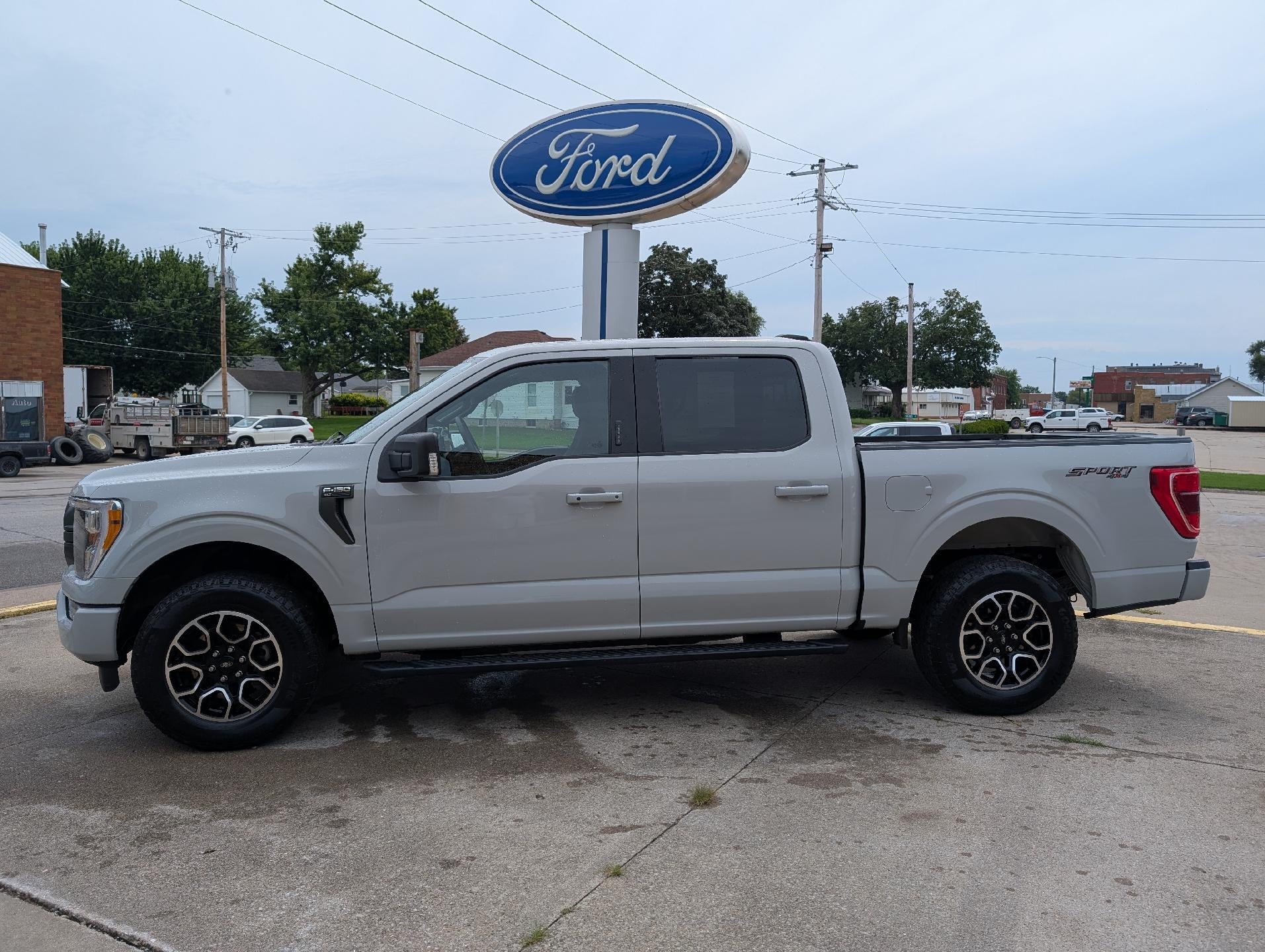  2023 Ford F-150 XLT SuperCrew 4WD   