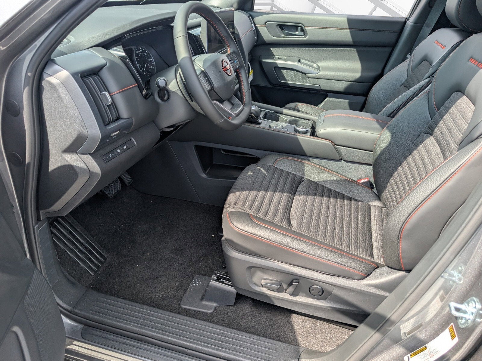 View vehicle photo 5