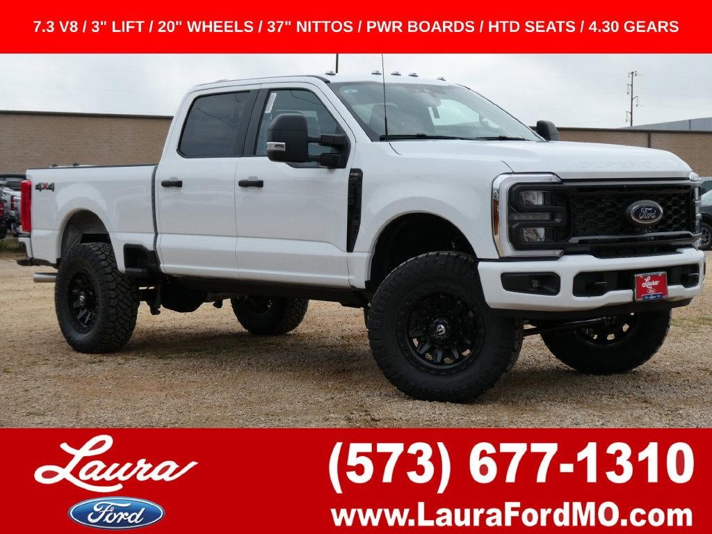 Oxford White 2026 Ford F-250 Super Duty Pickup Truck Four-Wheel Drive Automatic