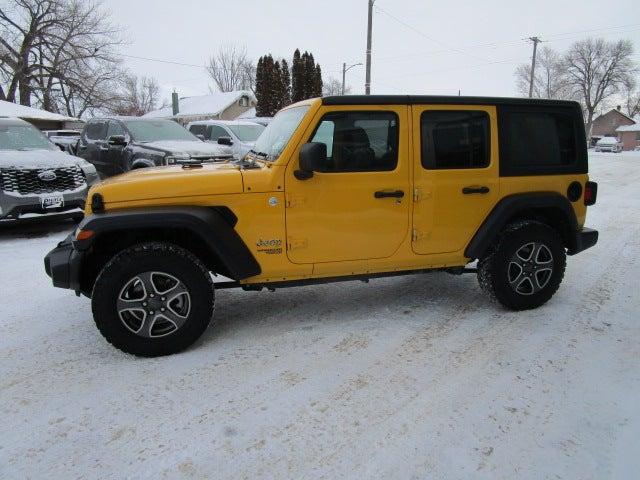 View vehicle photo 4
