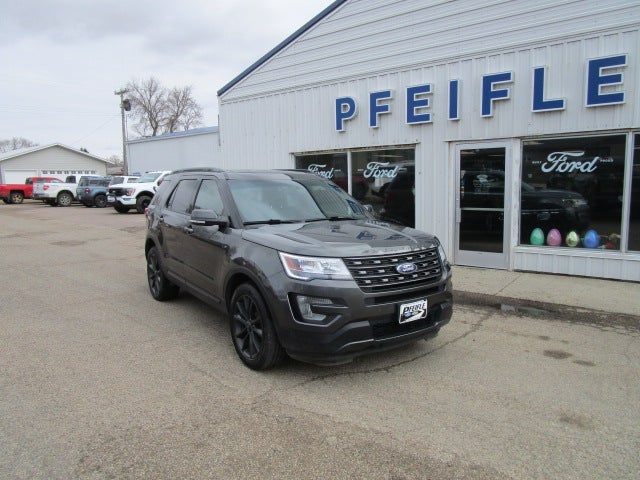  2017 Ford Explorer XLT AWD   
