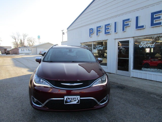 2017 Chrysler Pacifica Limited FWD