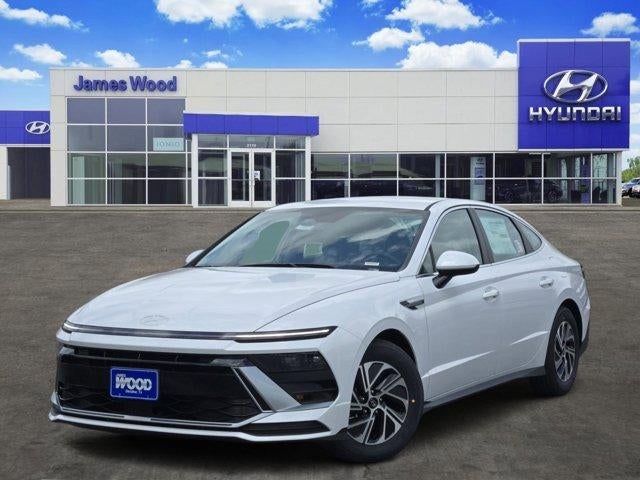 Serenity White 2026 Hyundai Sonata Hybrid Sedan Front-Wheel Drive 6-Speed Automatic Overdrive