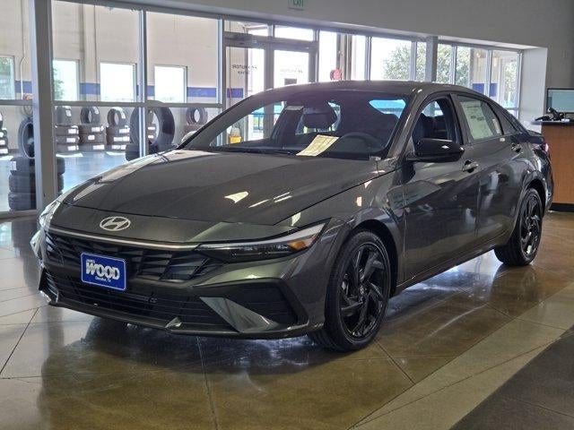 Amazon Gray 2026 Hyundai Elantra Sedan Front-Wheel Drive Continuously Variable Transmission
