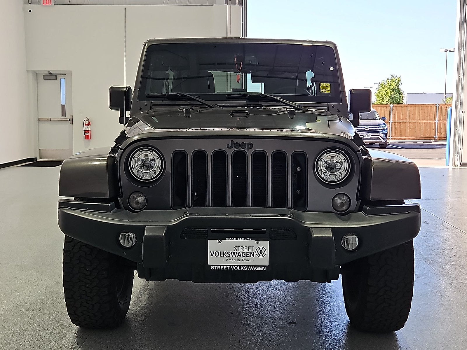 View vehicle photo 3