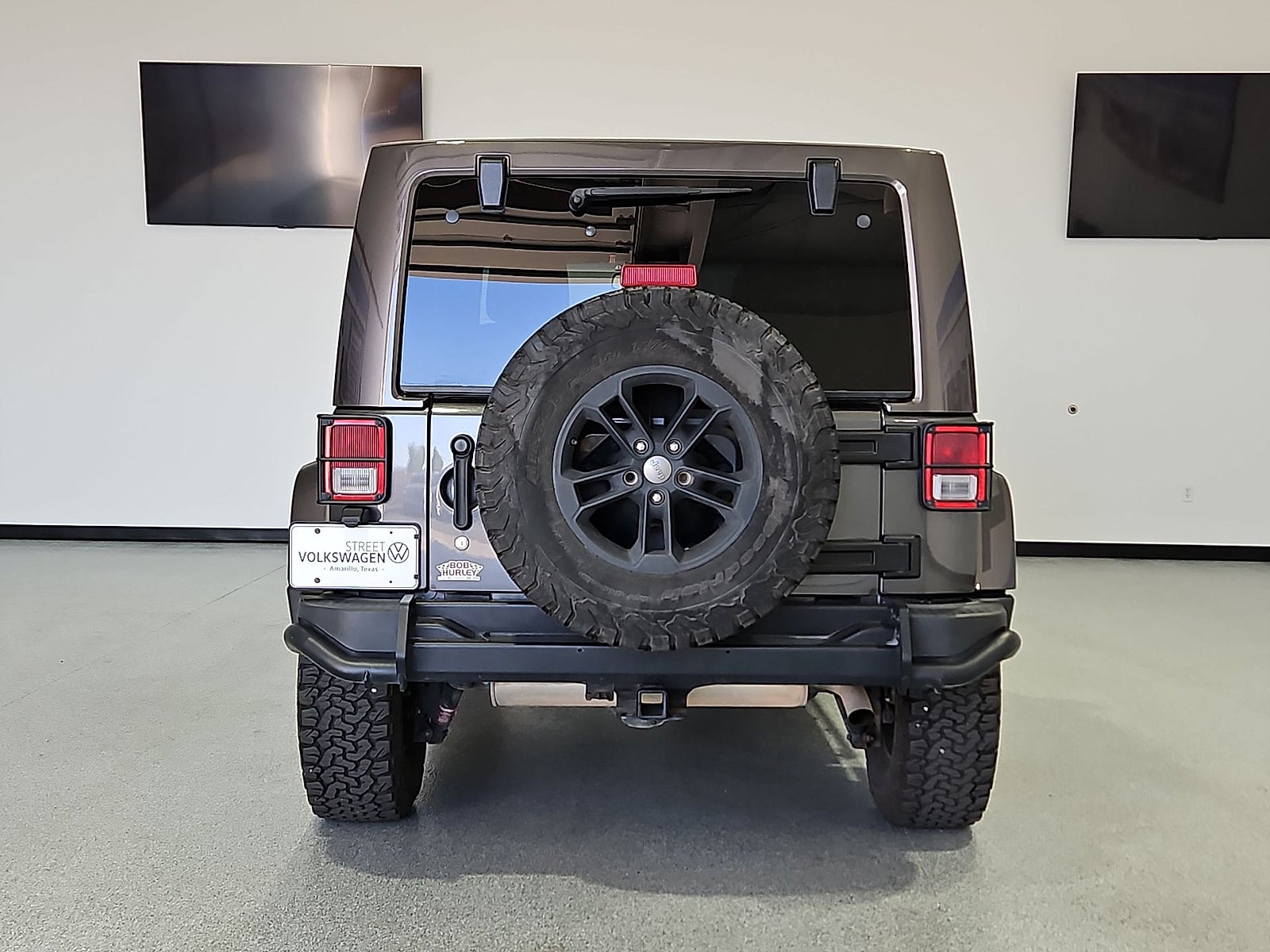 View vehicle photo 7