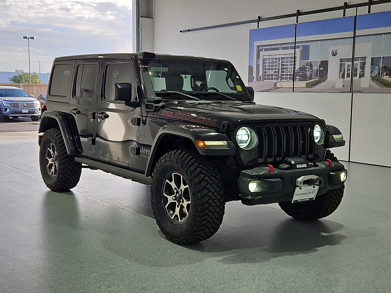 View vehicle photo 2
