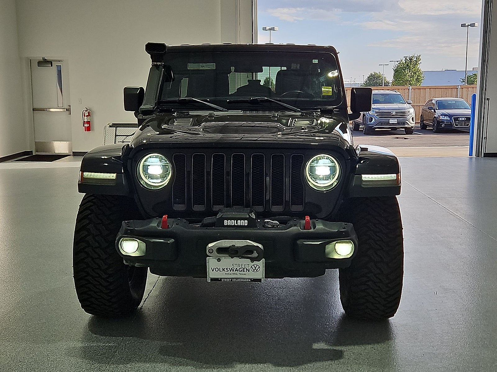 View vehicle photo 3