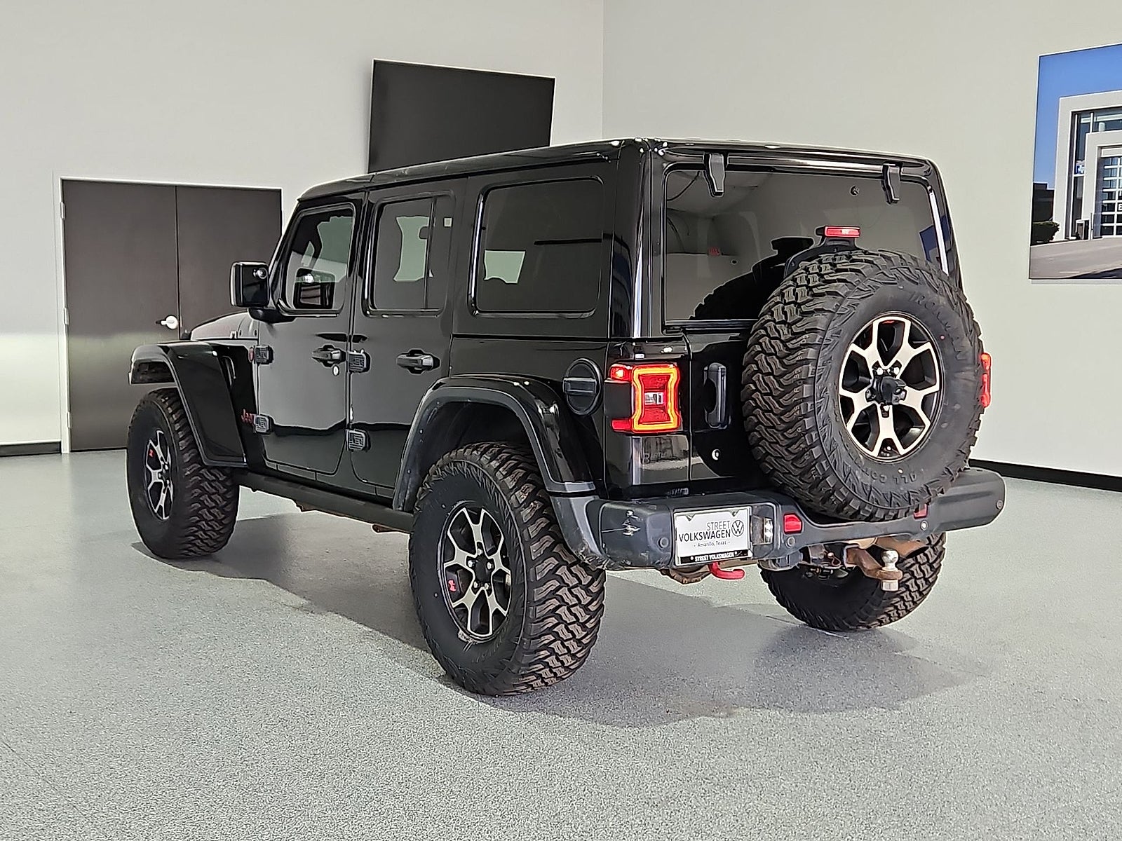 View vehicle photo 6