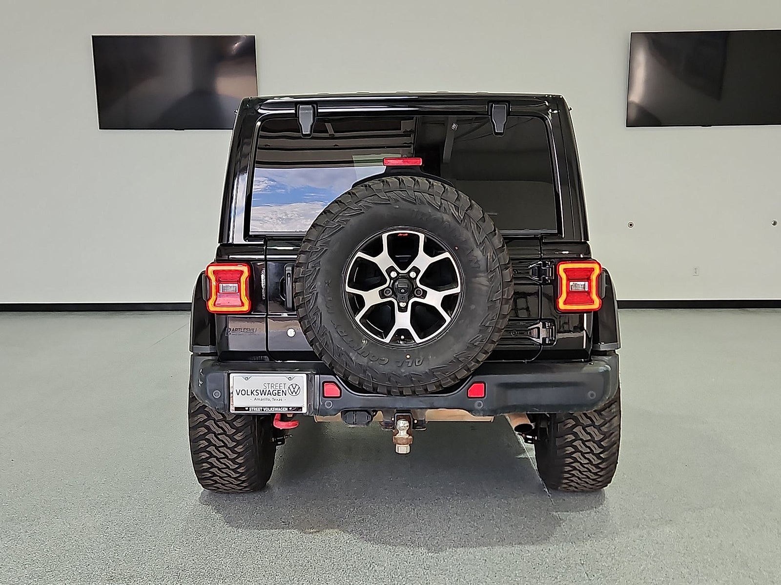 View vehicle photo 7
