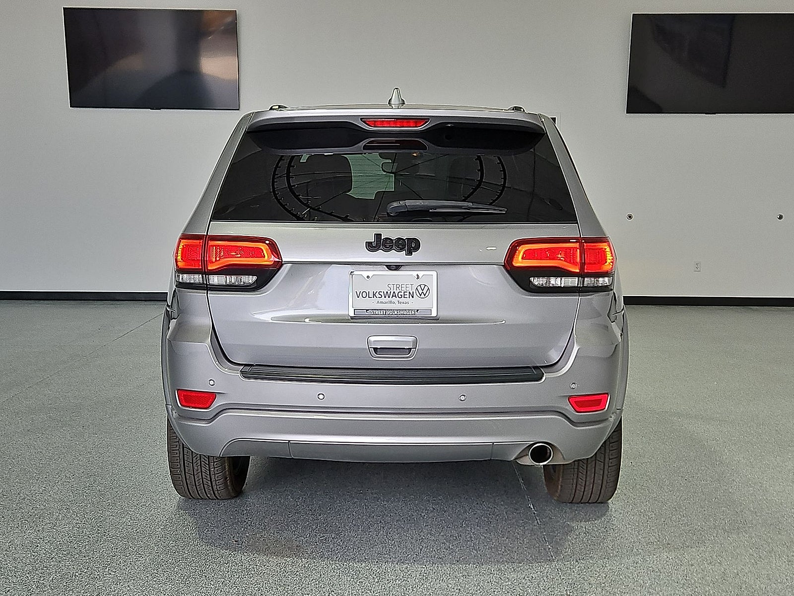 View vehicle photo 7