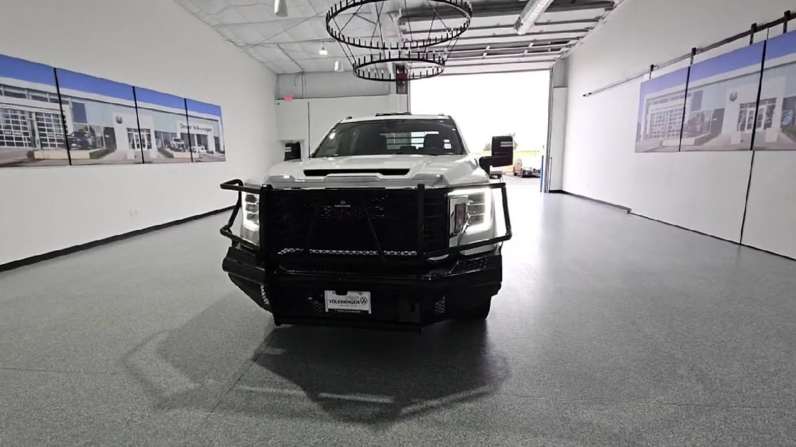 View vehicle photo 3