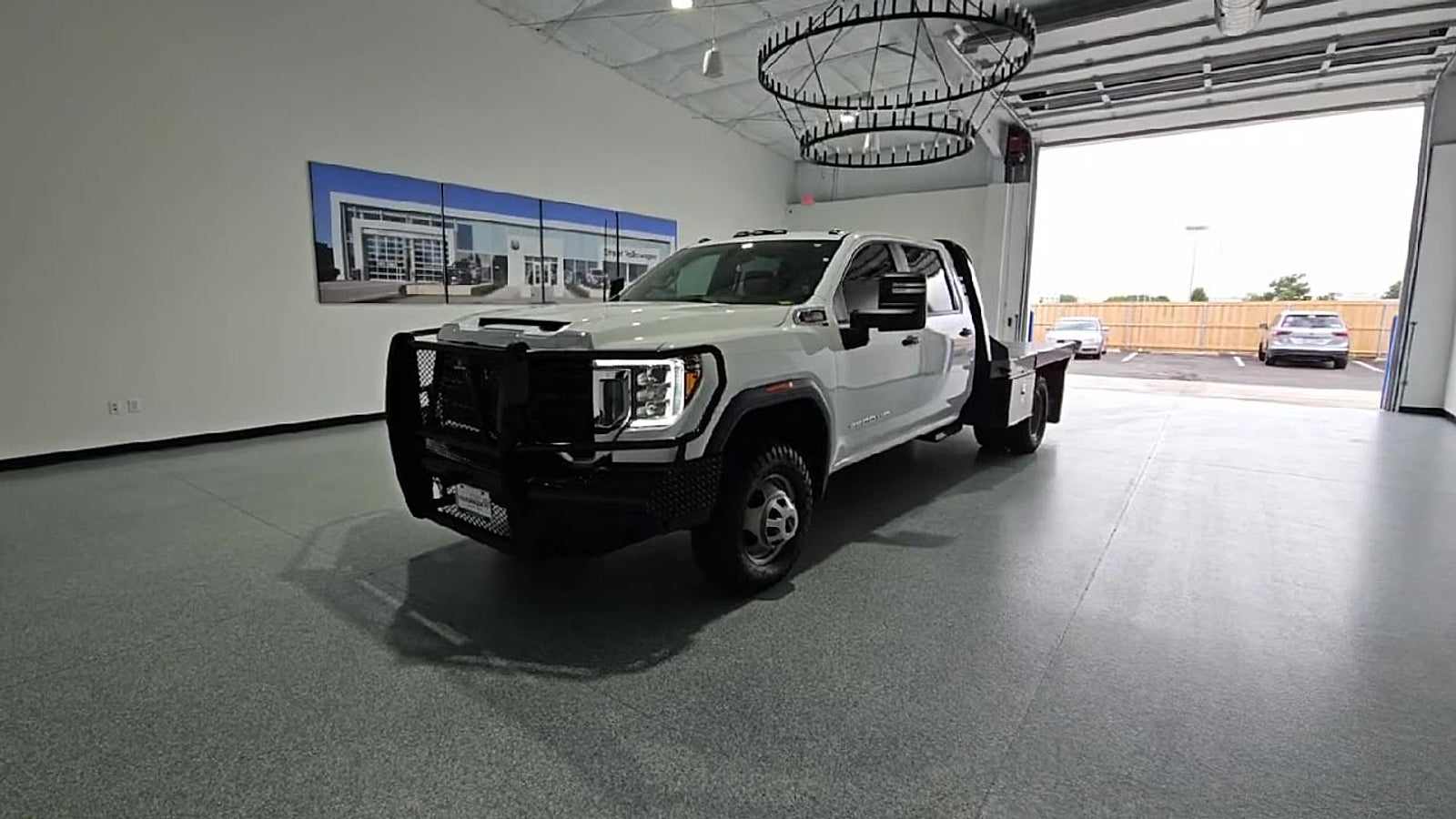 View vehicle photo 4
