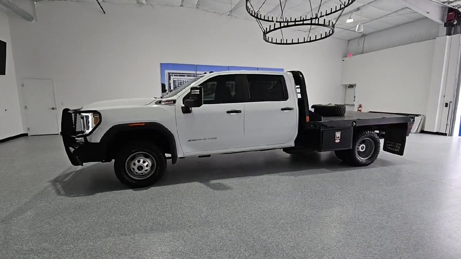 View vehicle photo 5