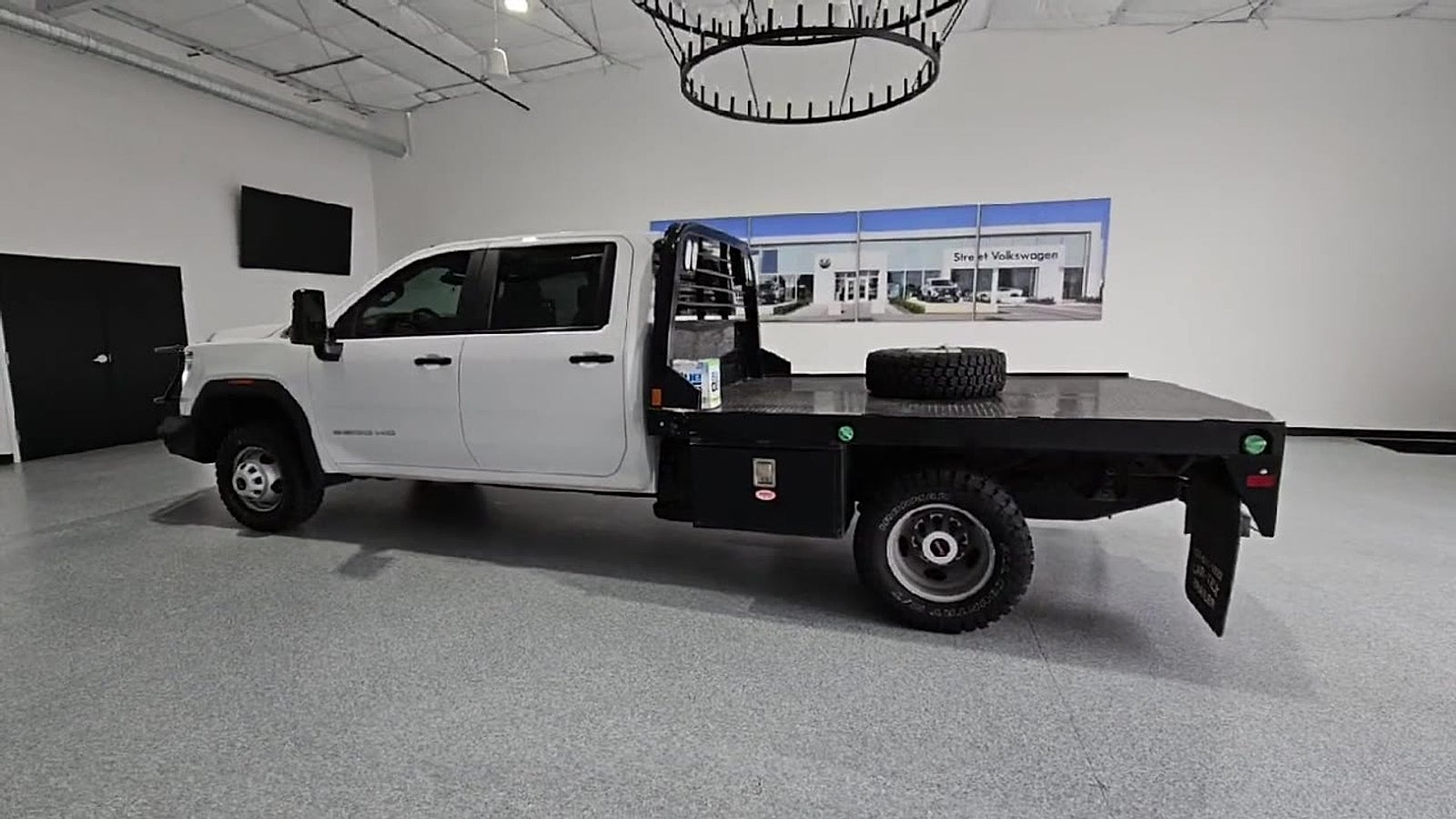 View vehicle photo 6