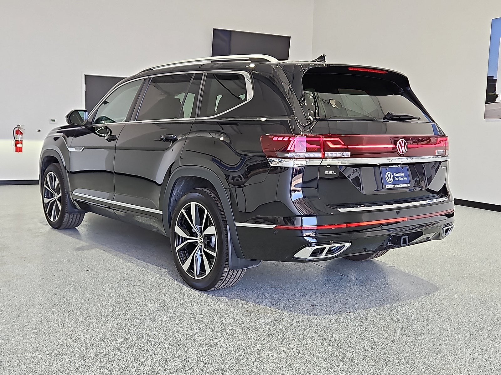 View vehicle photo 2