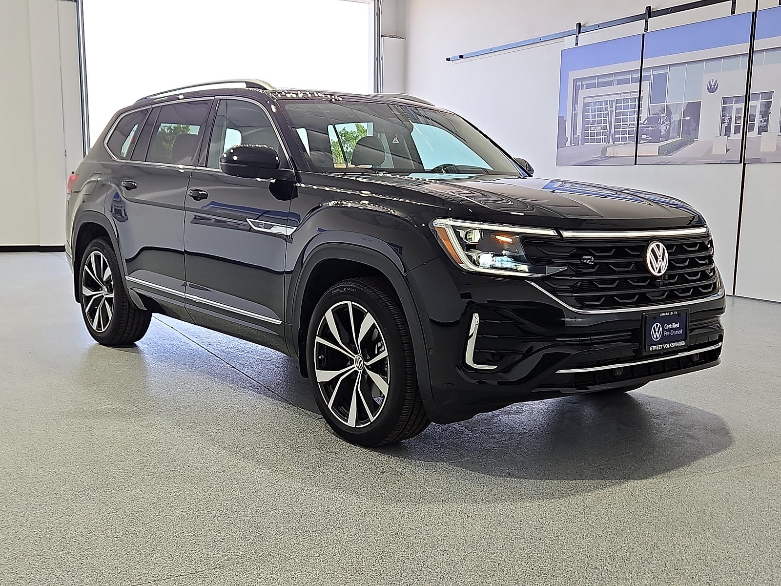 View vehicle photo 4