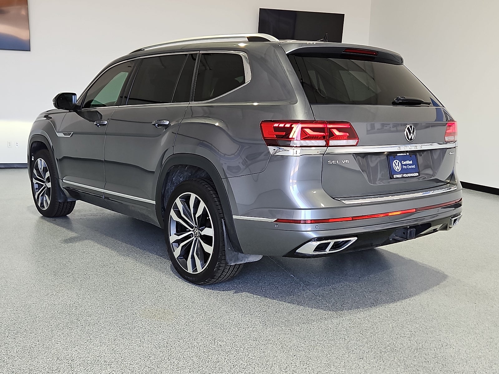 View vehicle photo 2