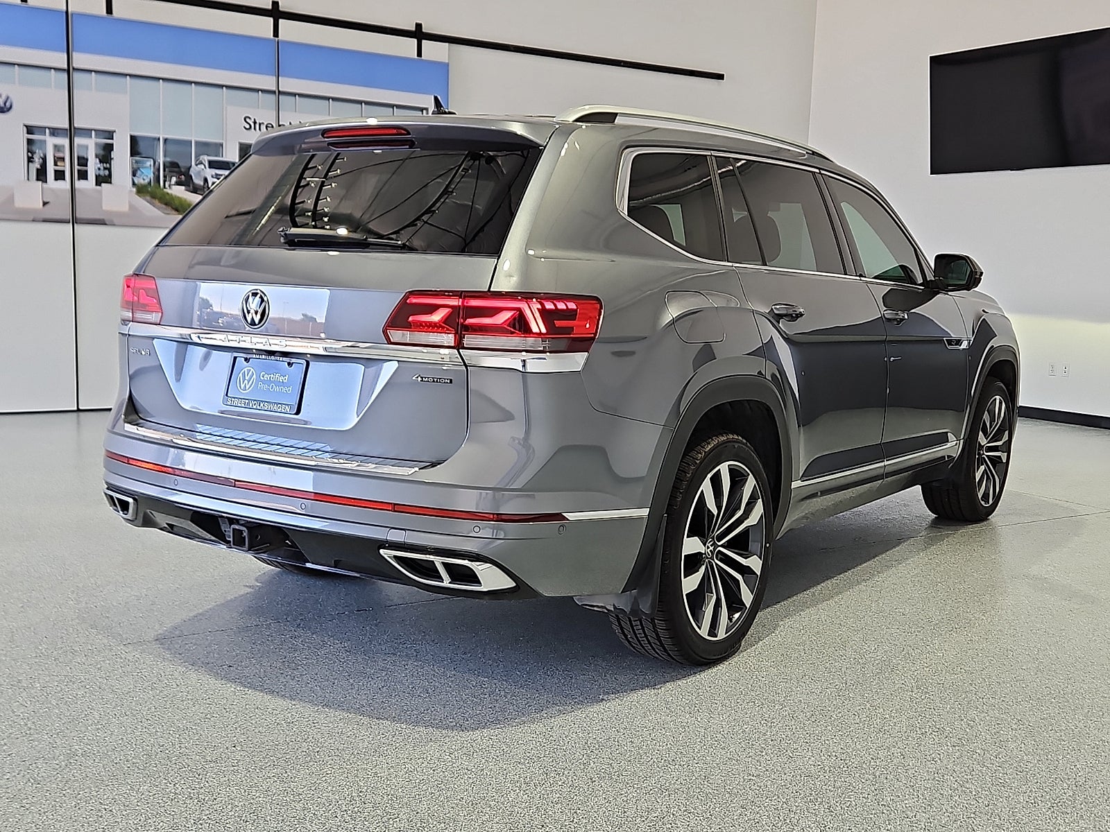 View vehicle photo 3