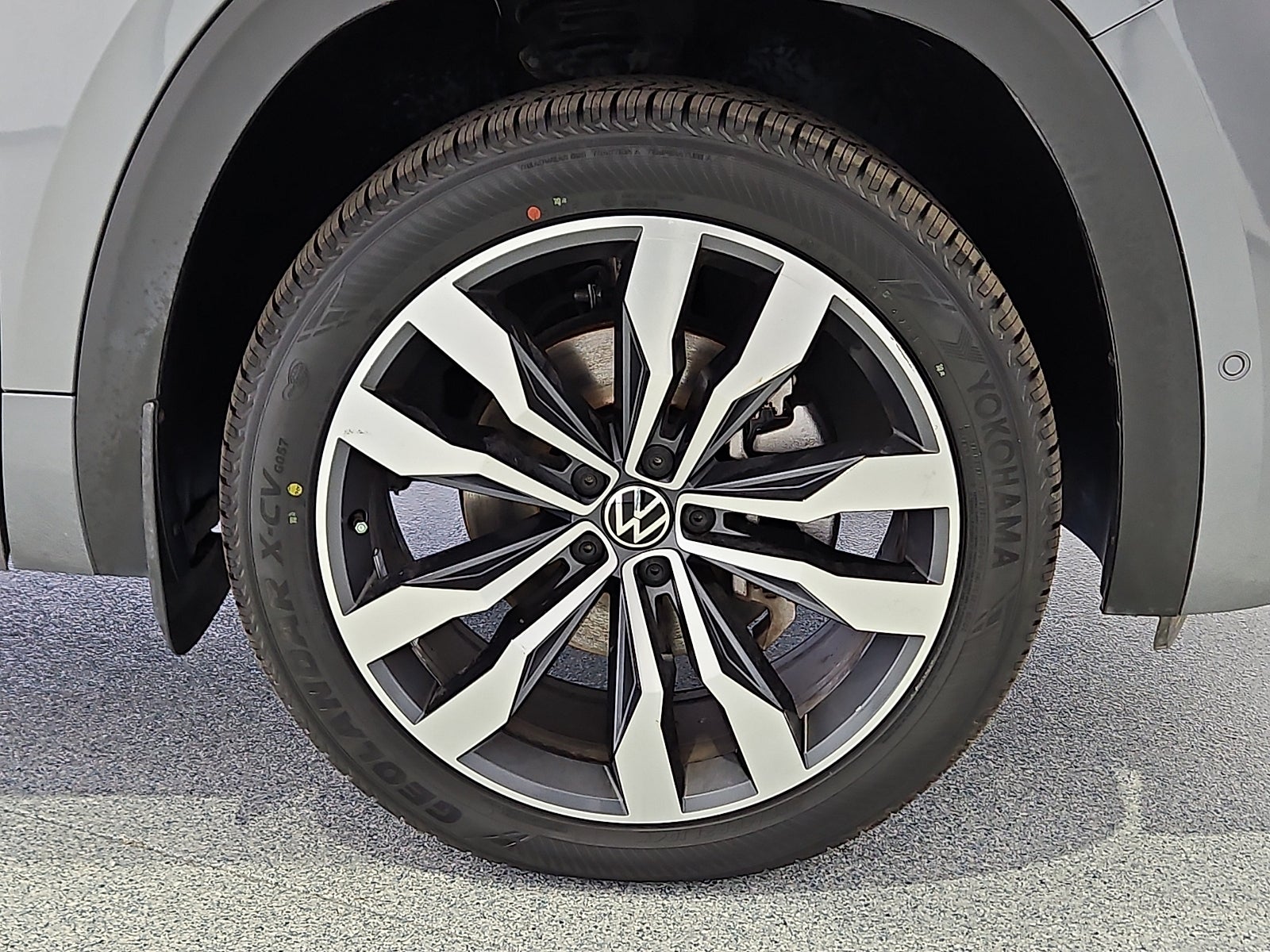 View vehicle photo 5