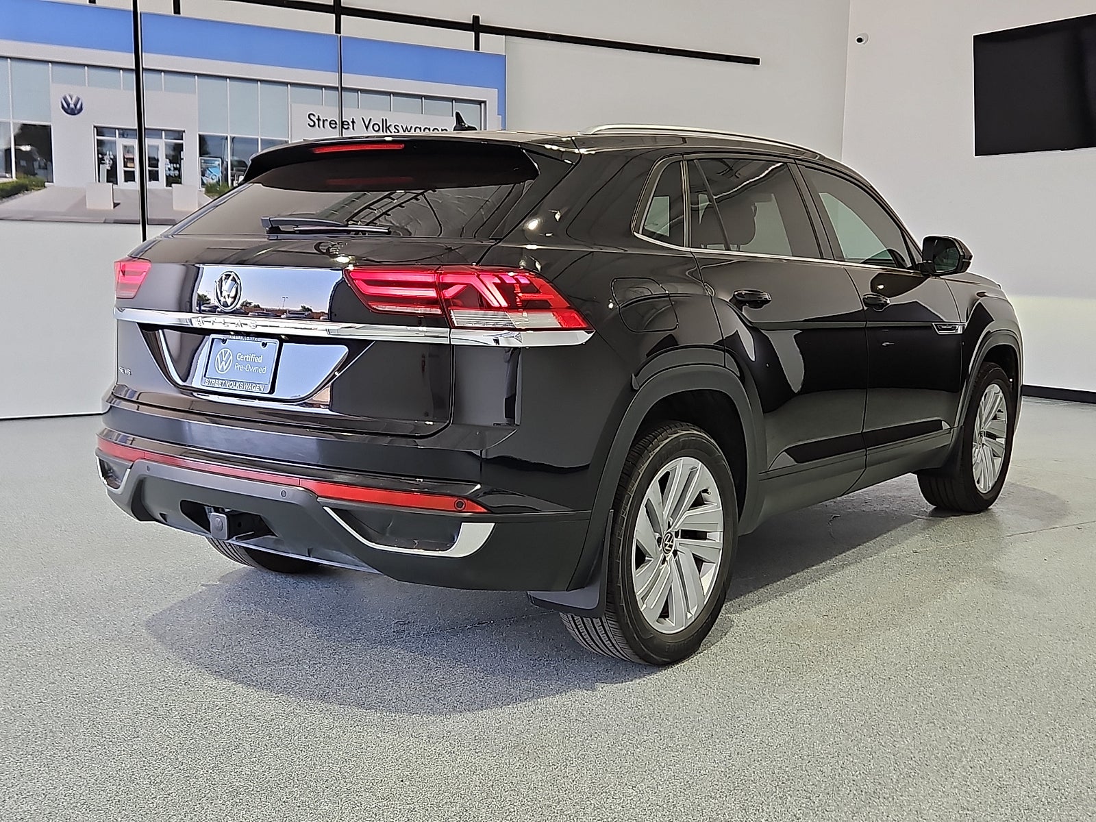 View vehicle photo 3