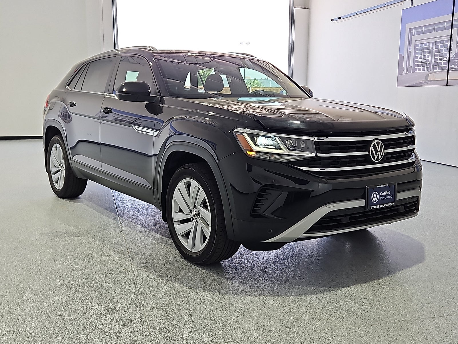 View vehicle photo 4
