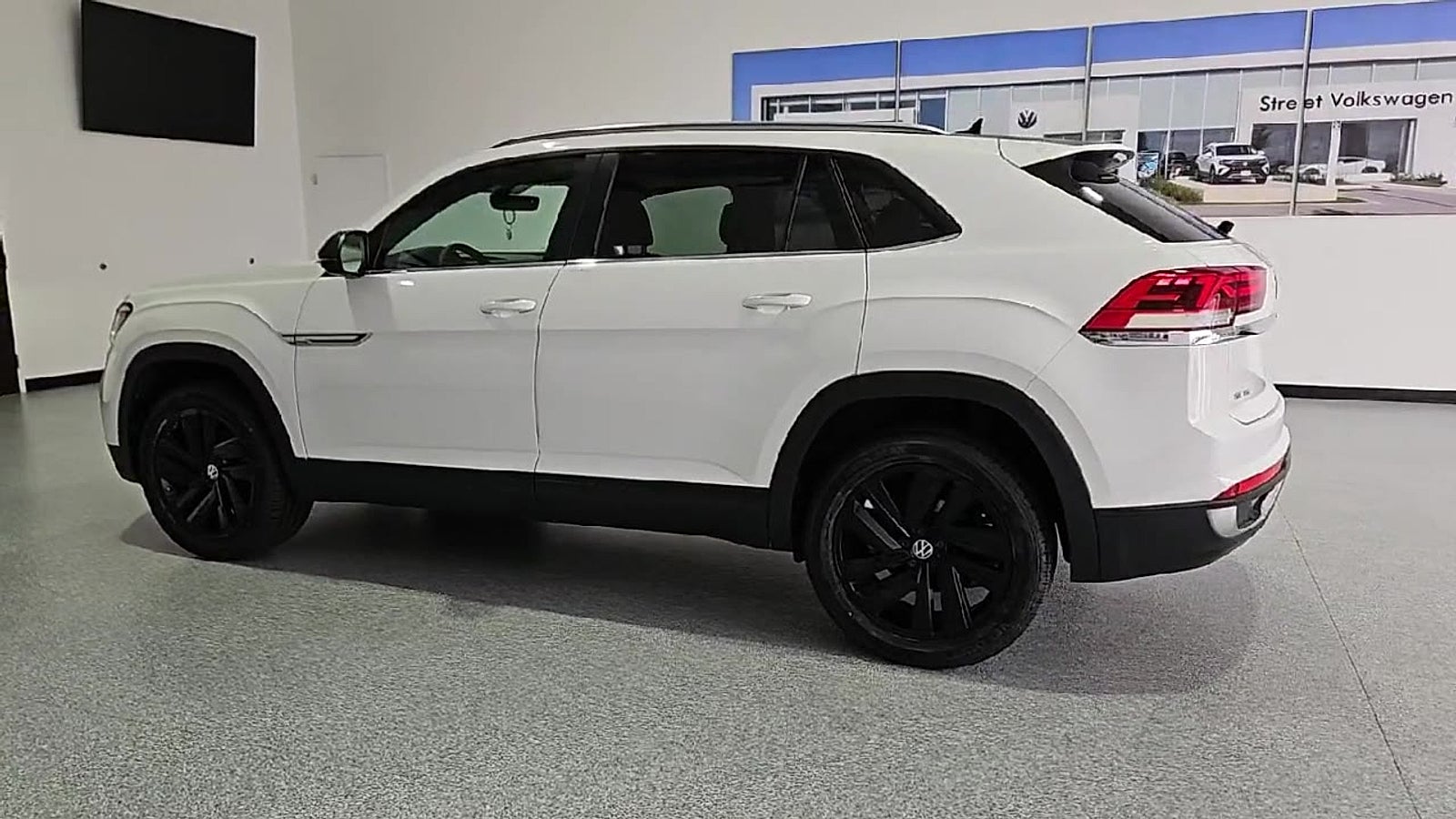 View vehicle photo 6