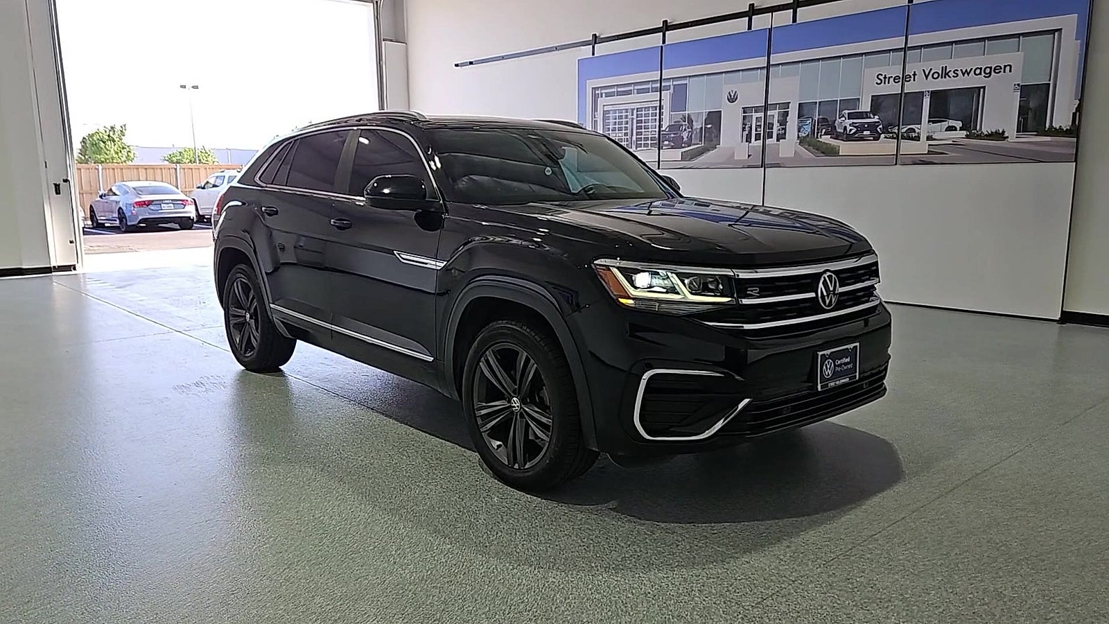View vehicle photo 2