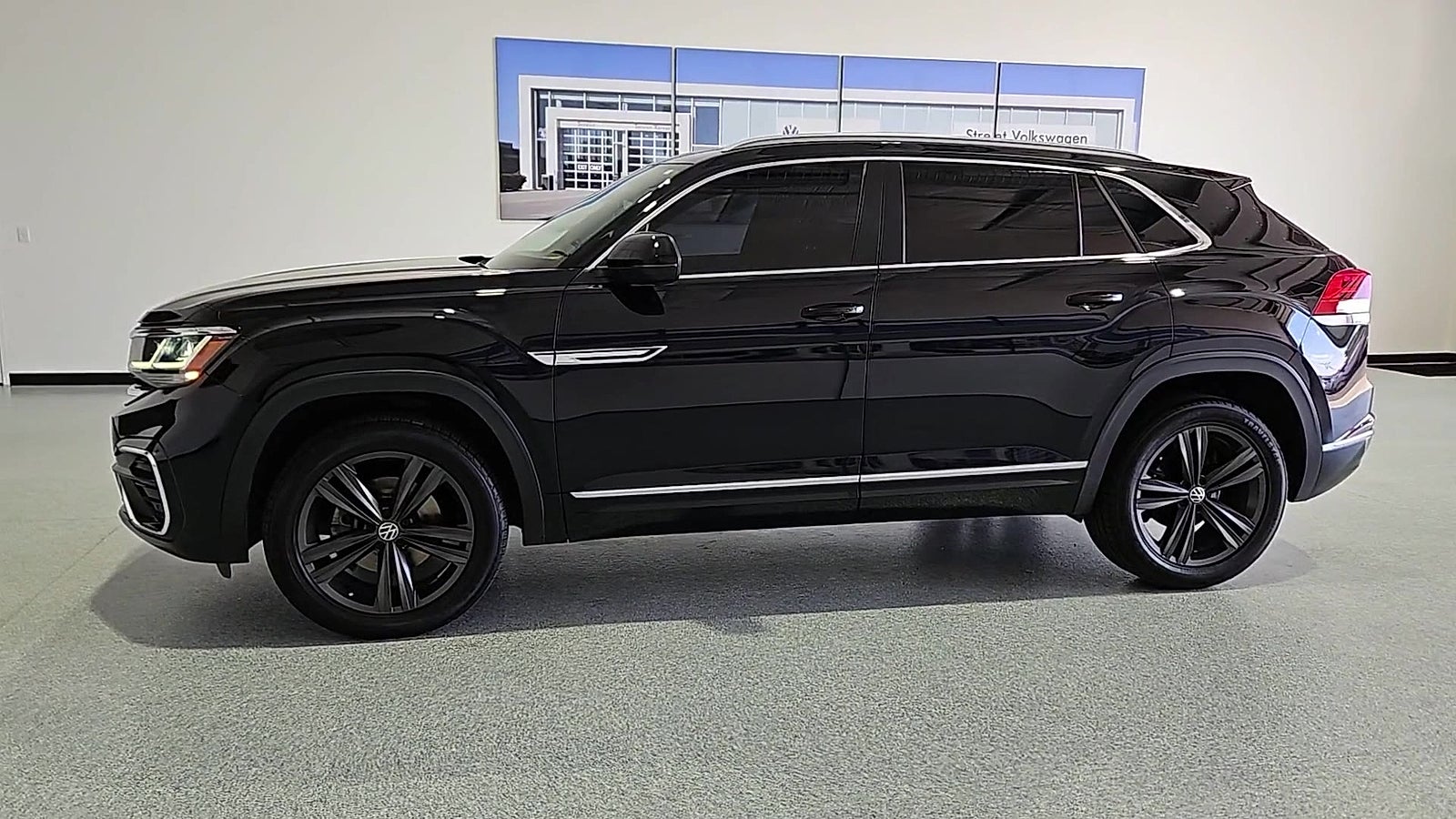 View vehicle photo 5