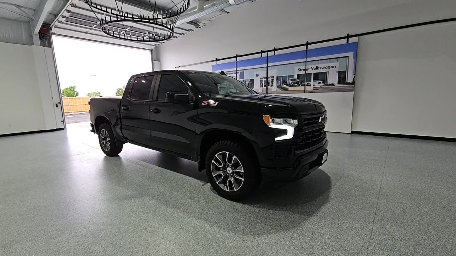 View vehicle photo 2