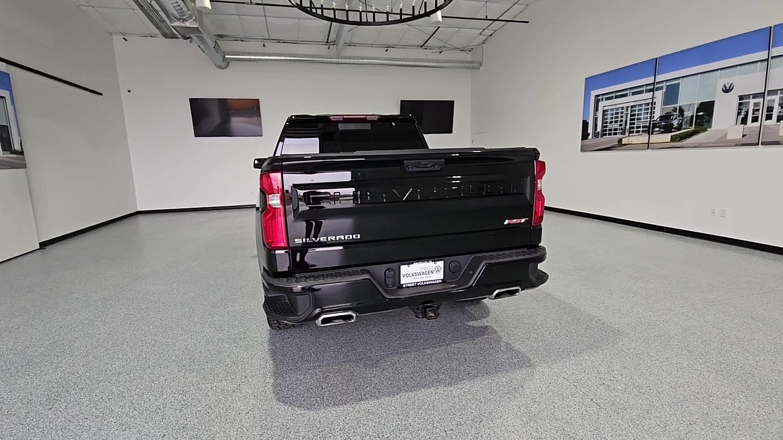 View vehicle photo 7