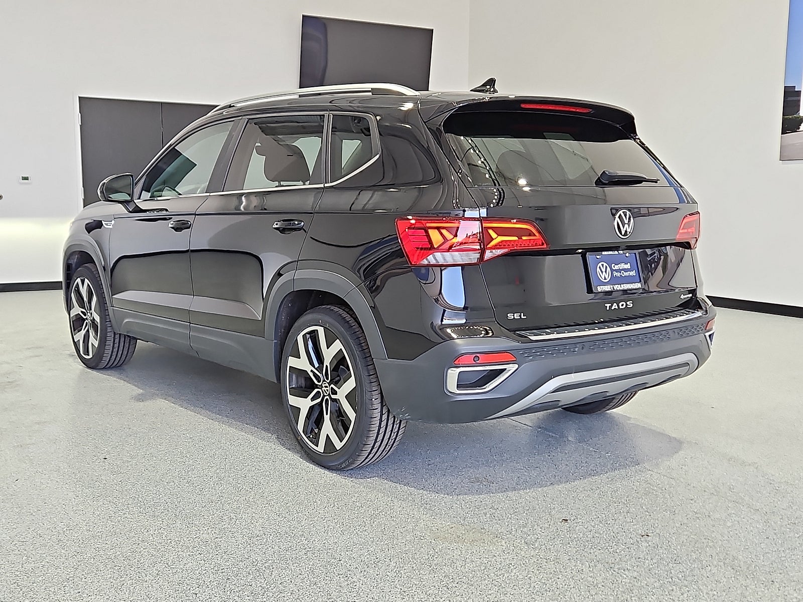 View vehicle photo 2