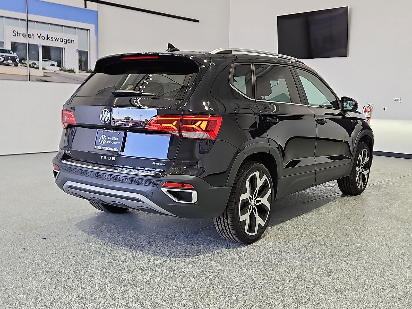 View vehicle photo 3