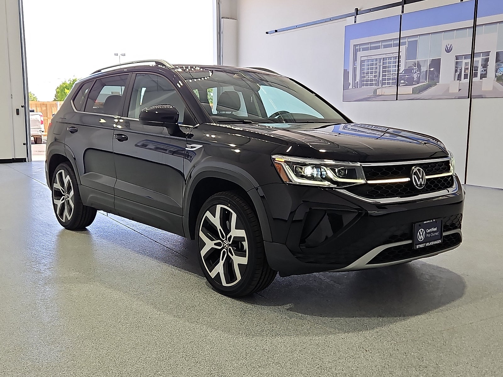 View vehicle photo 4