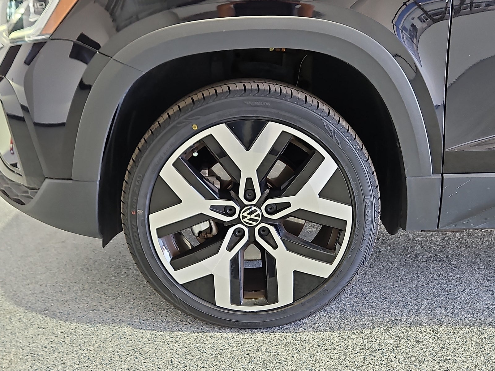 View vehicle photo 5