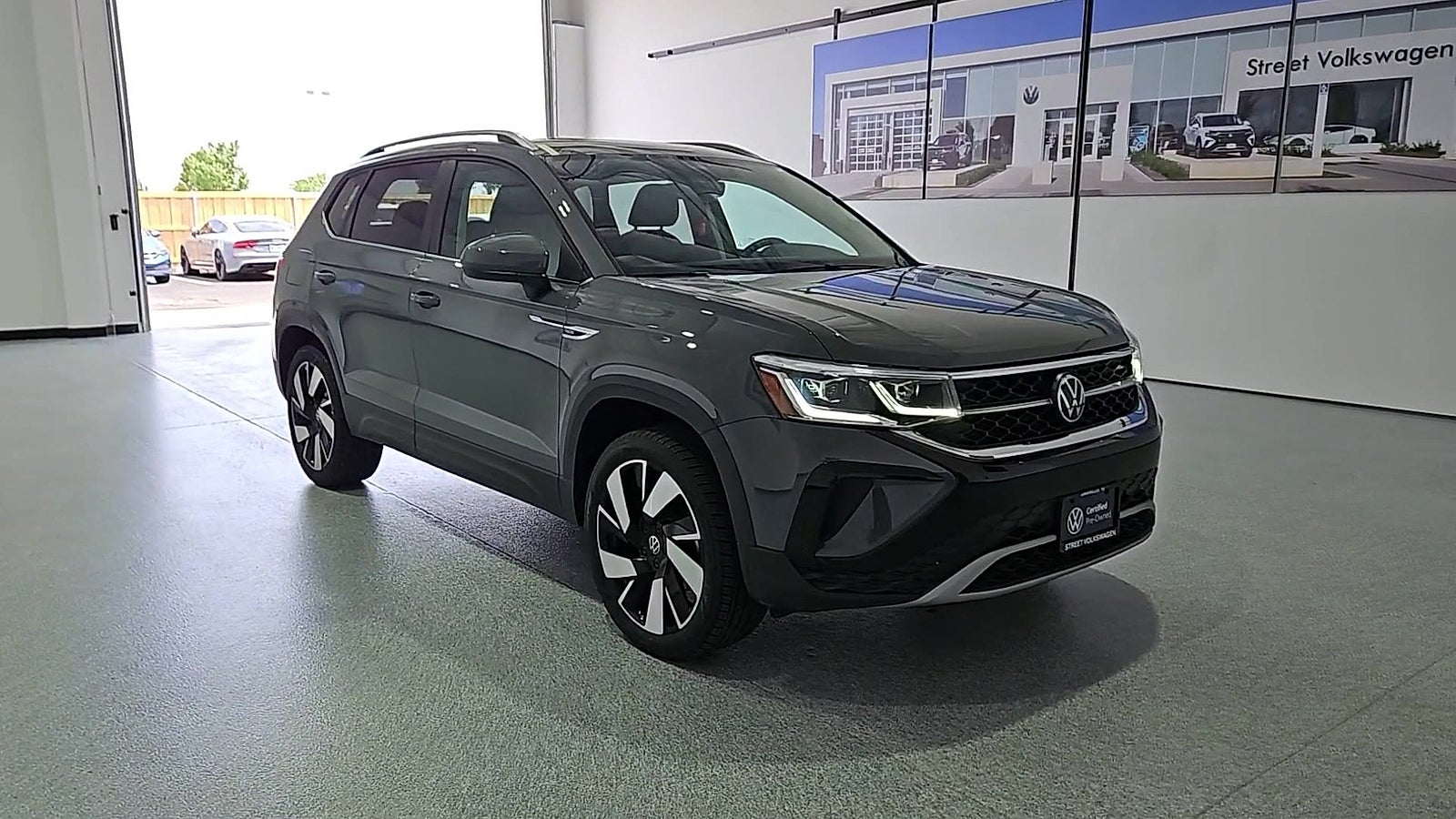 View vehicle photo 2
