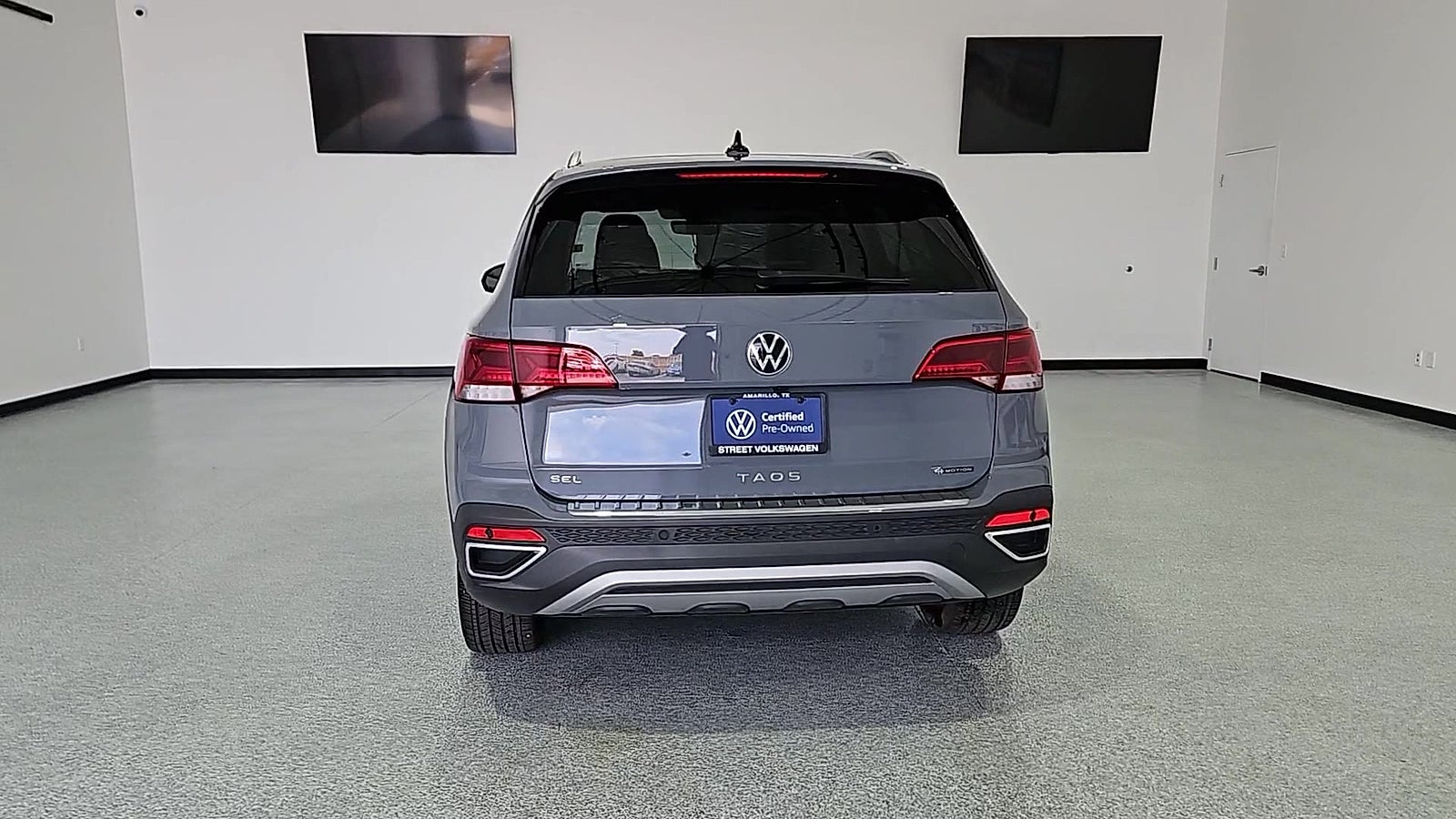 View vehicle photo 7