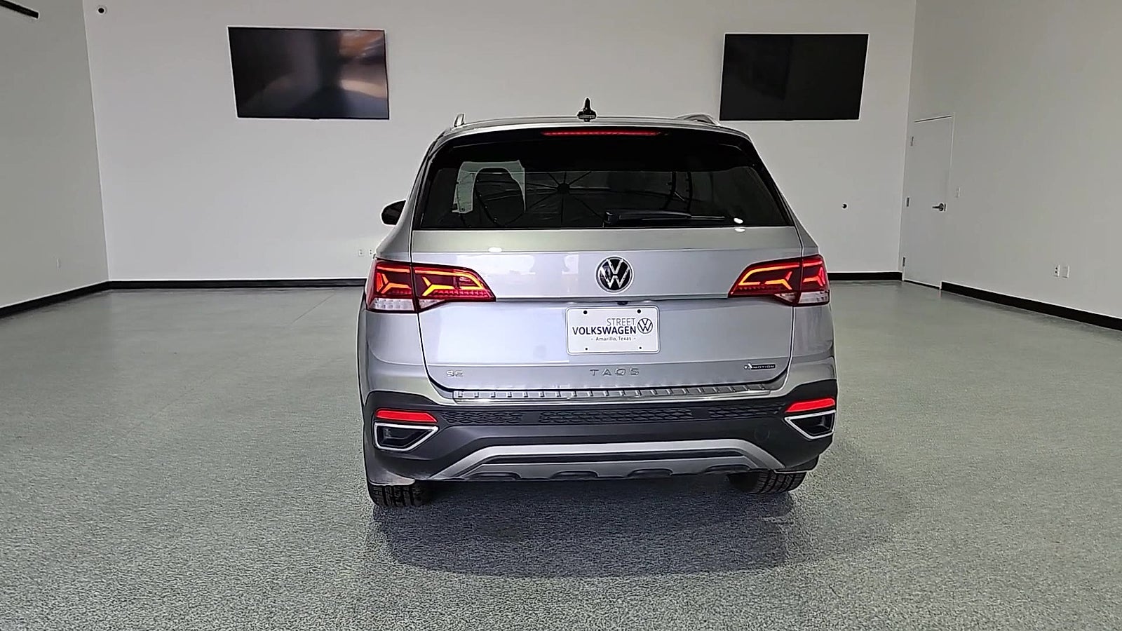 View vehicle photo 7