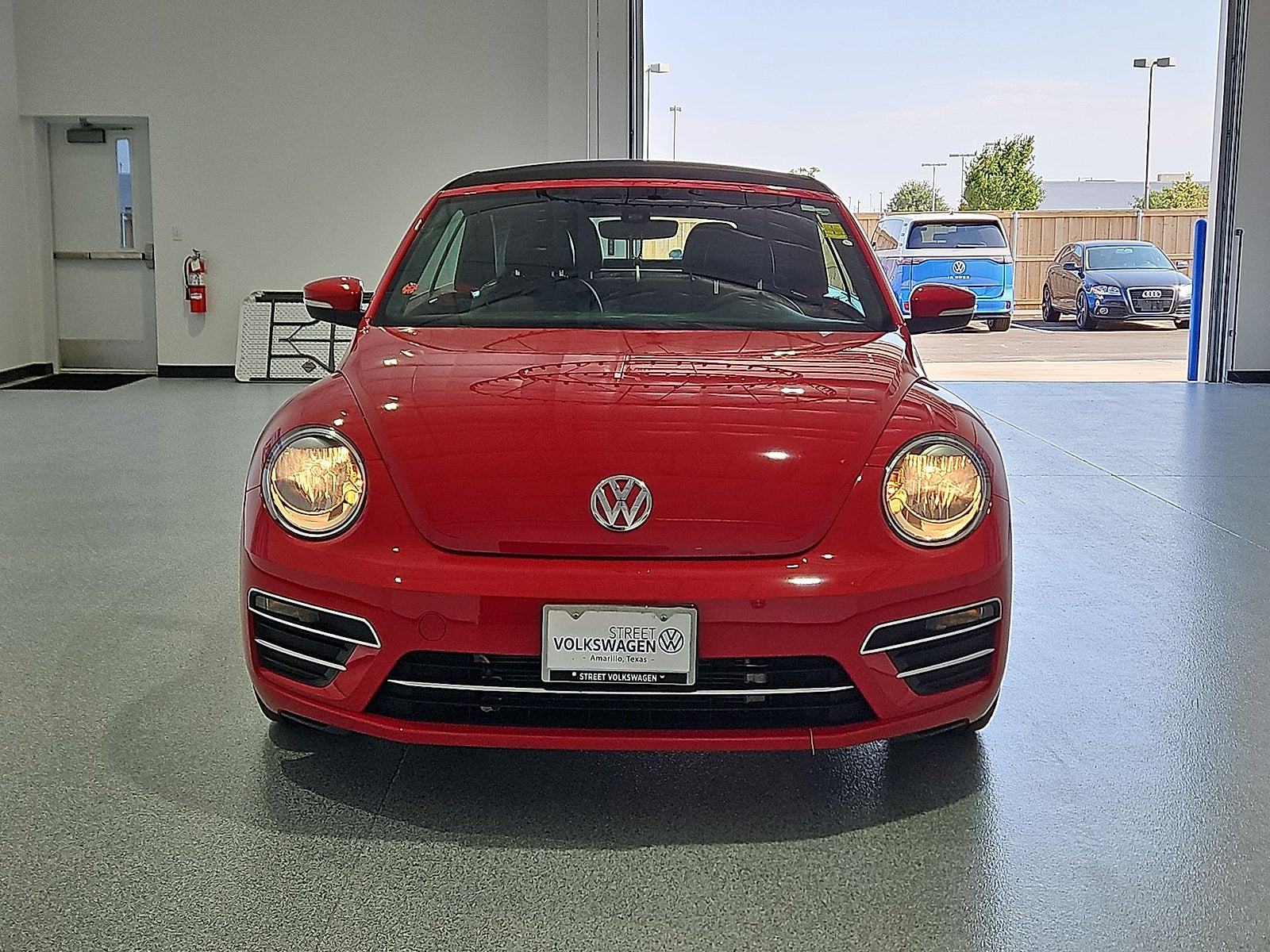 View vehicle photo 3