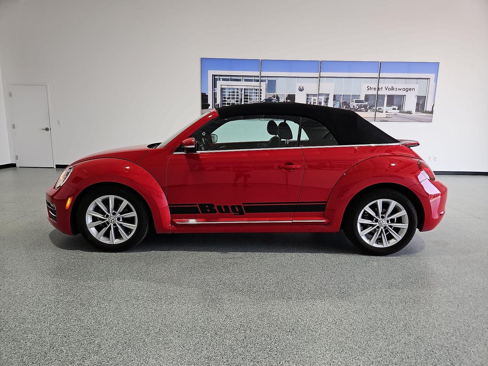 View vehicle photo 5