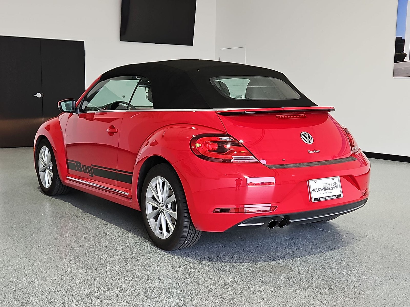 View vehicle photo 6