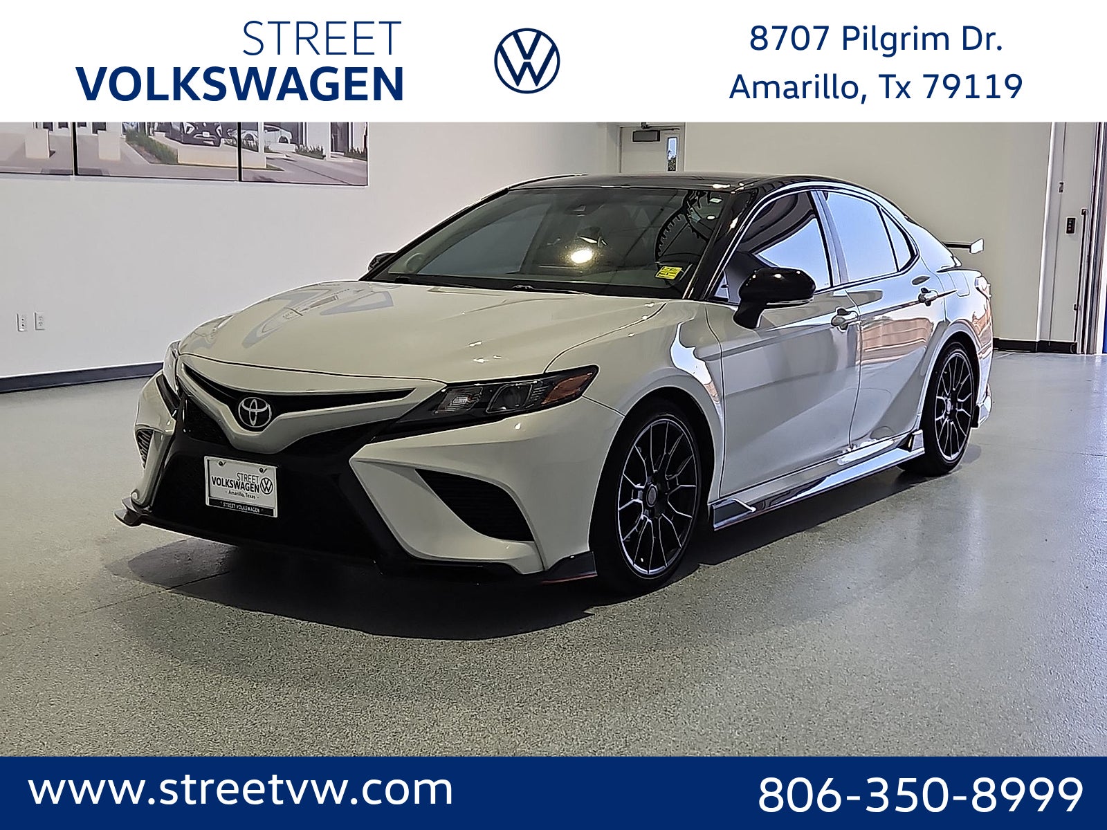 Ice Edge/Midnight Black Metallic 2021 Toyota Camry Sedan Front-Wheel Drive 8-Speed Automatic