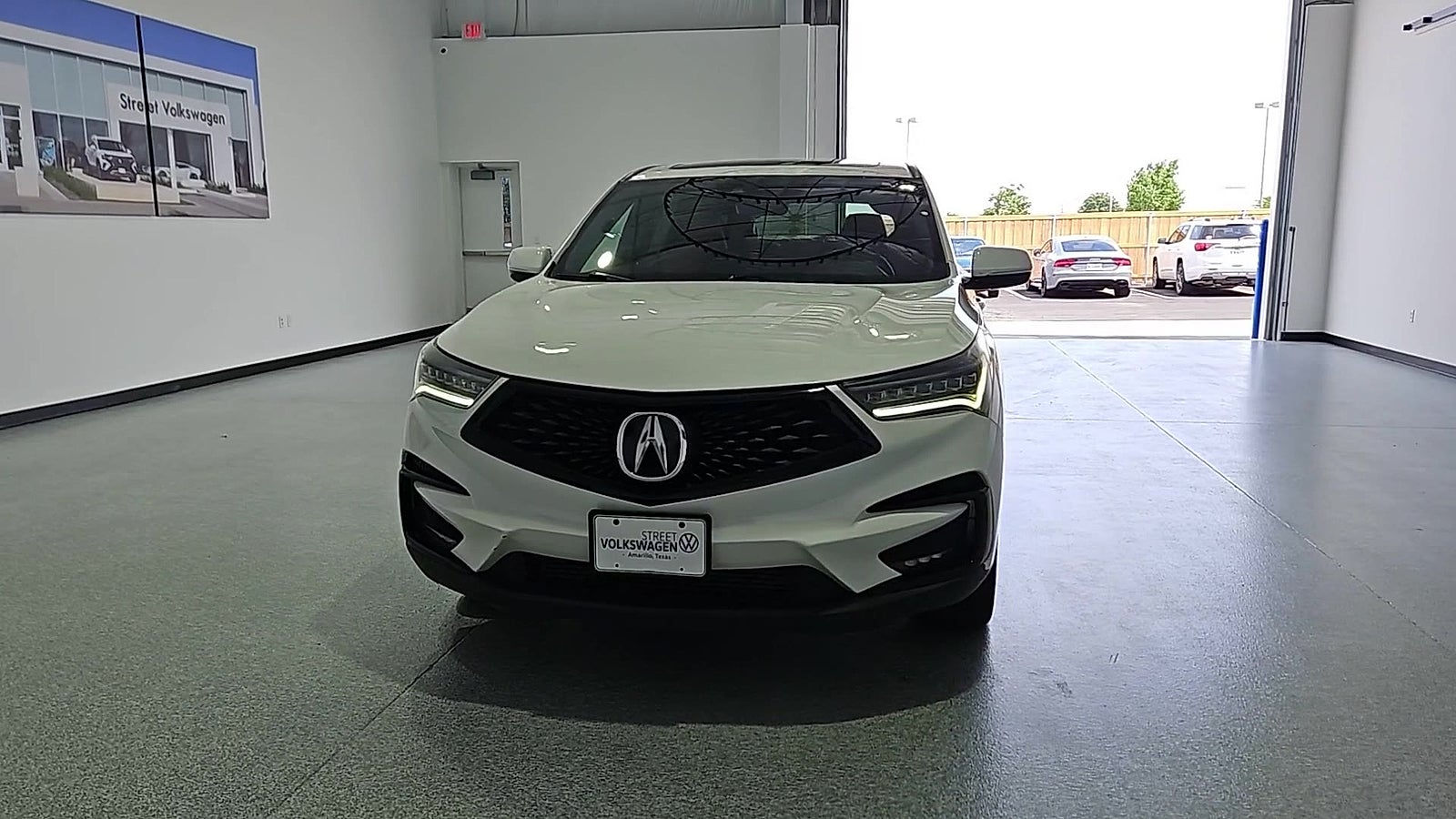 View vehicle photo 3