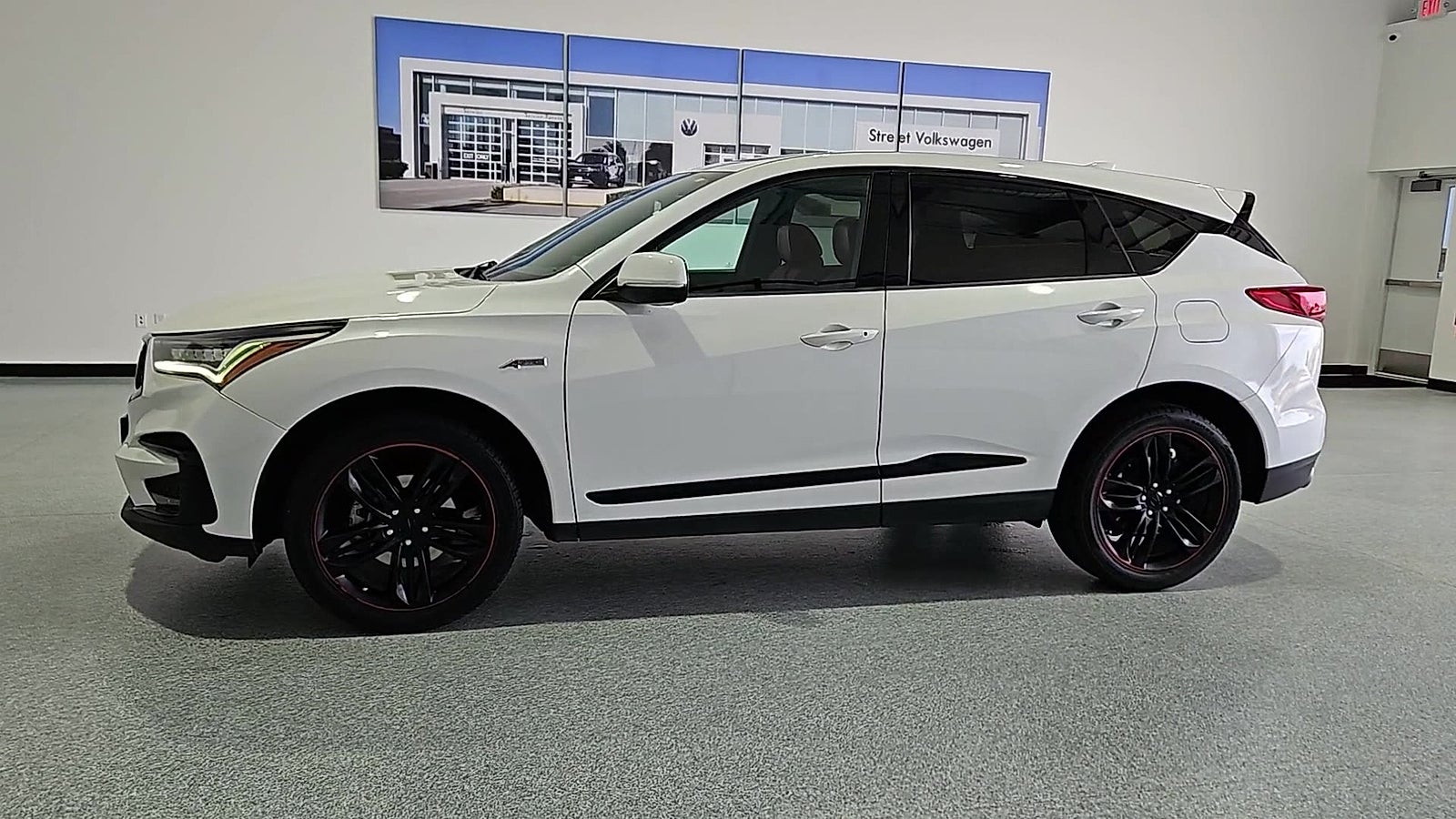 View vehicle photo 5