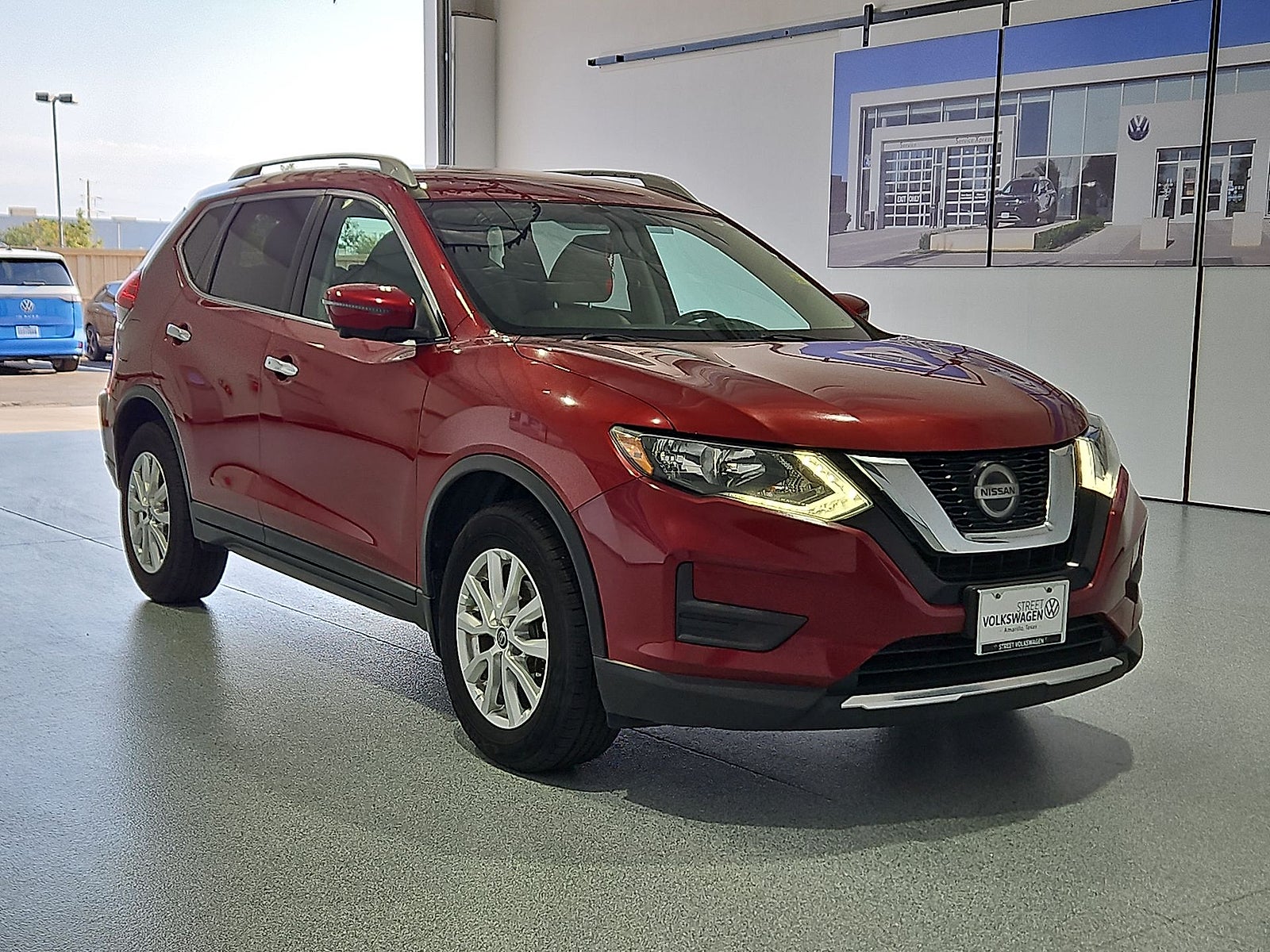 View vehicle photo 2