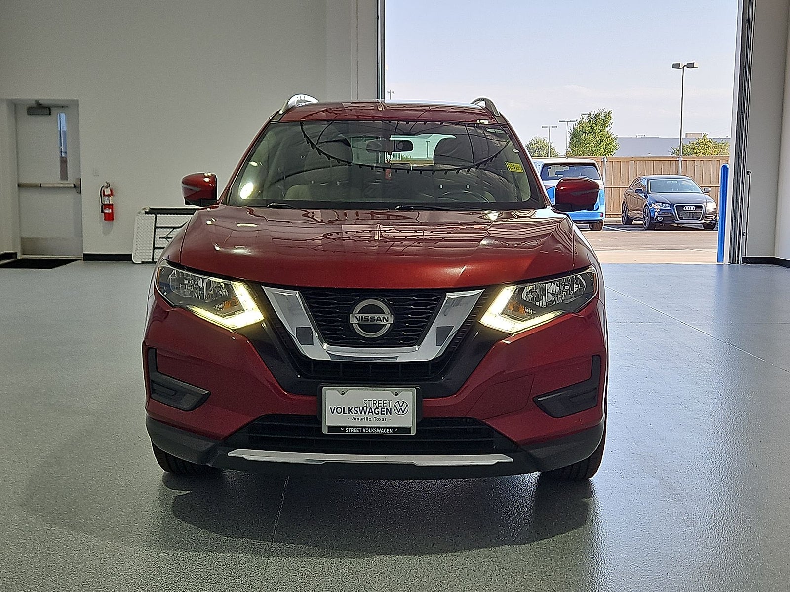 View vehicle photo 3