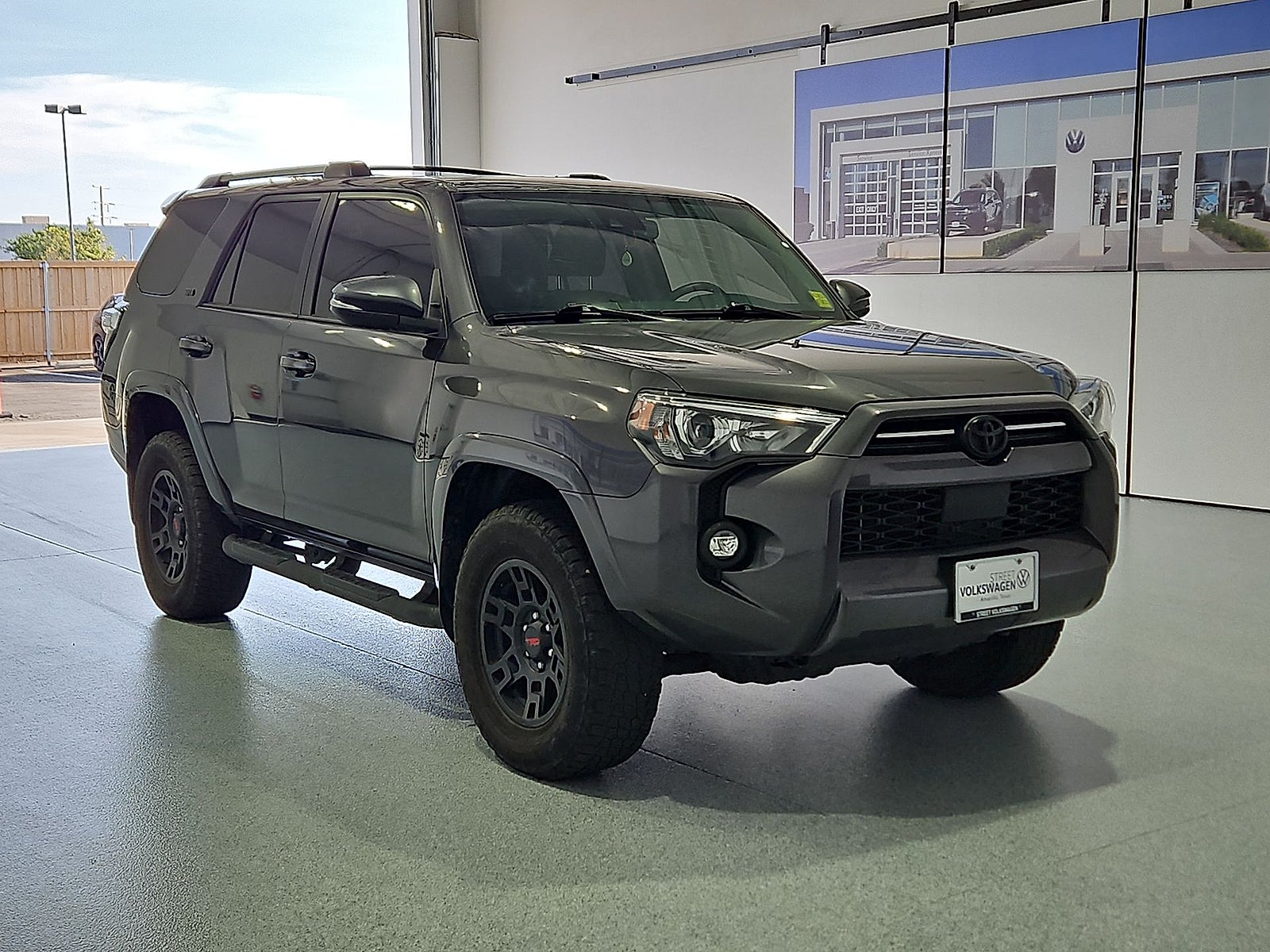 View vehicle photo 2