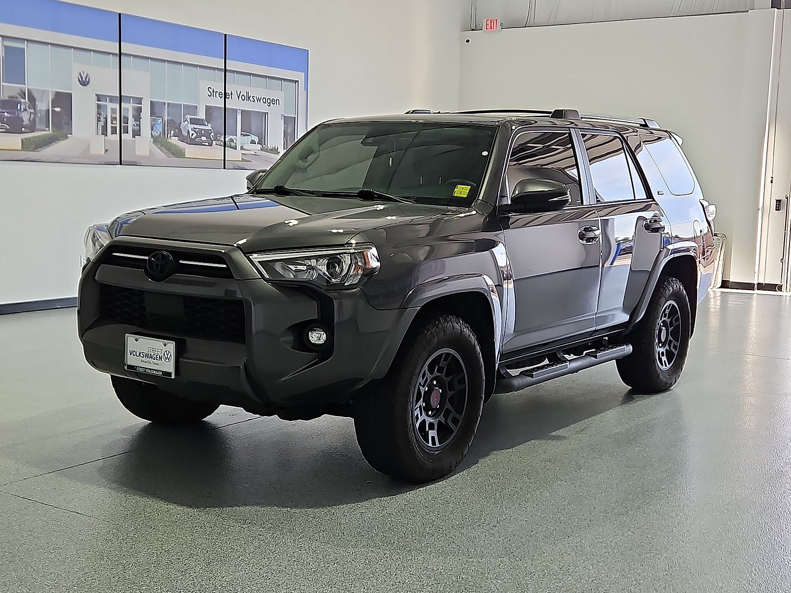 View vehicle photo 4
