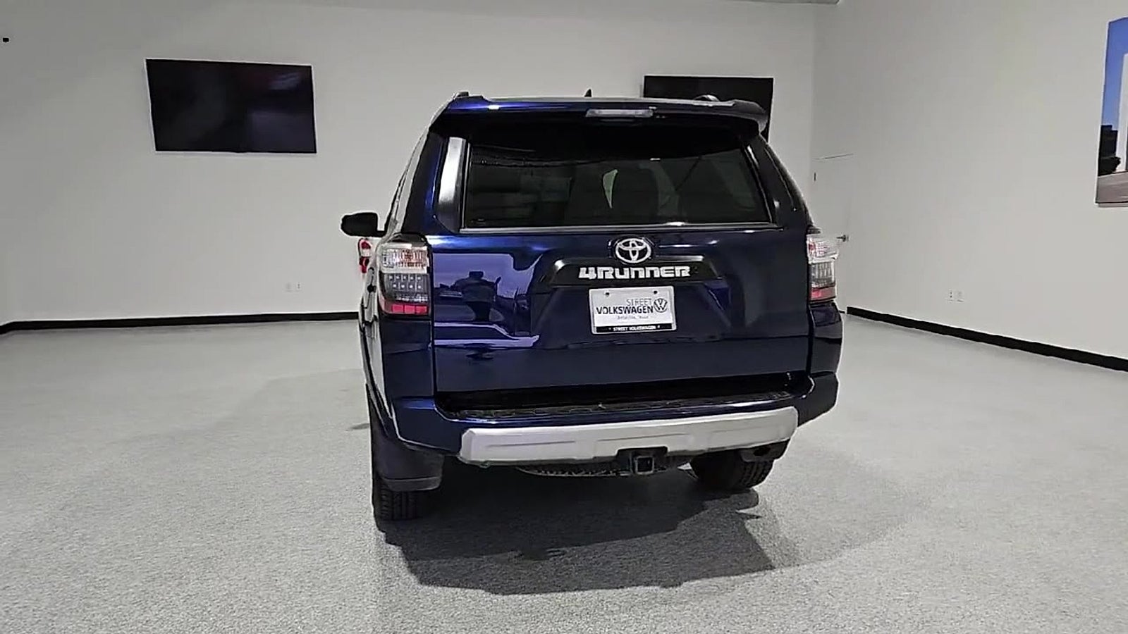 View vehicle photo 7