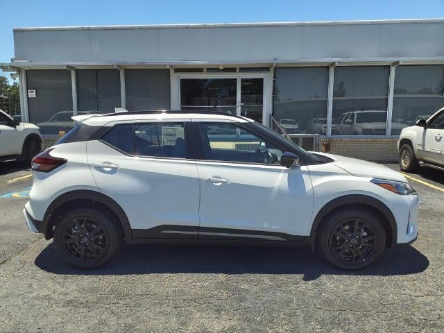 White (Fresh Powder) 2024 Nissan Kicks SUV / Crossover Front-Wheel Drive Continuously Variable Transmission
